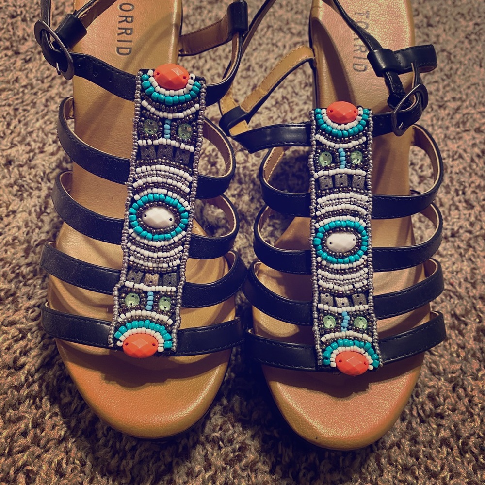 Torrid wedges